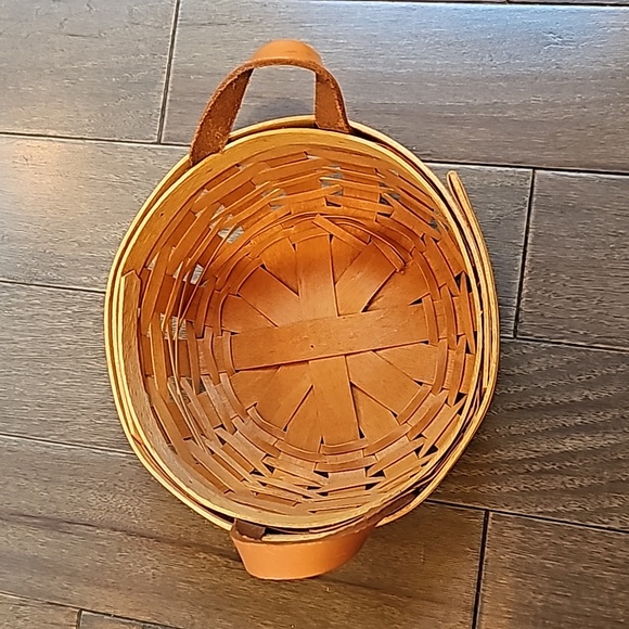 Longaberger Small Button Basket with Fabric Liner, Vintage 1996 - Picture 3 of 7